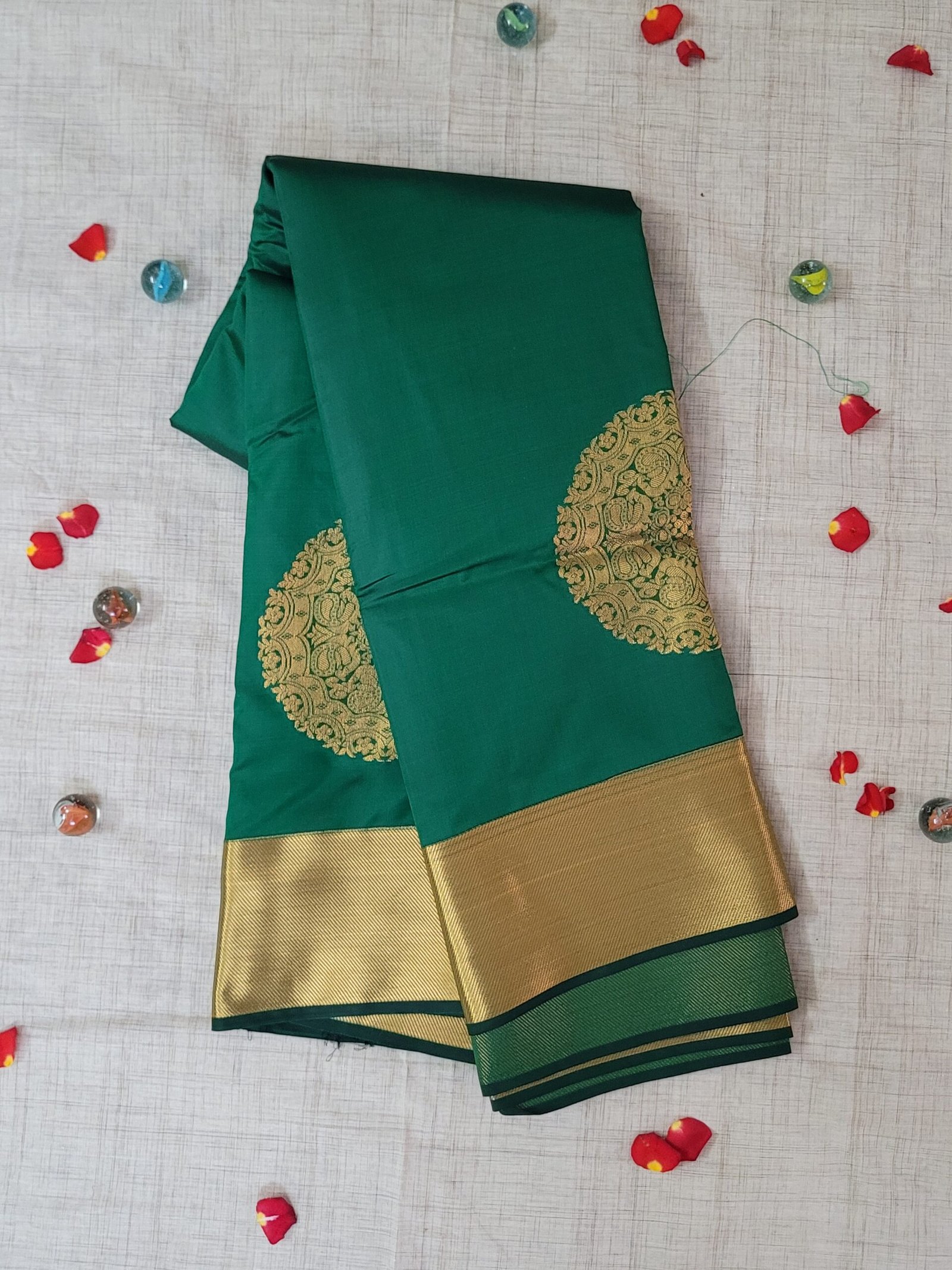 Vasthrakala Green with Silver-Gold Zari Weave
