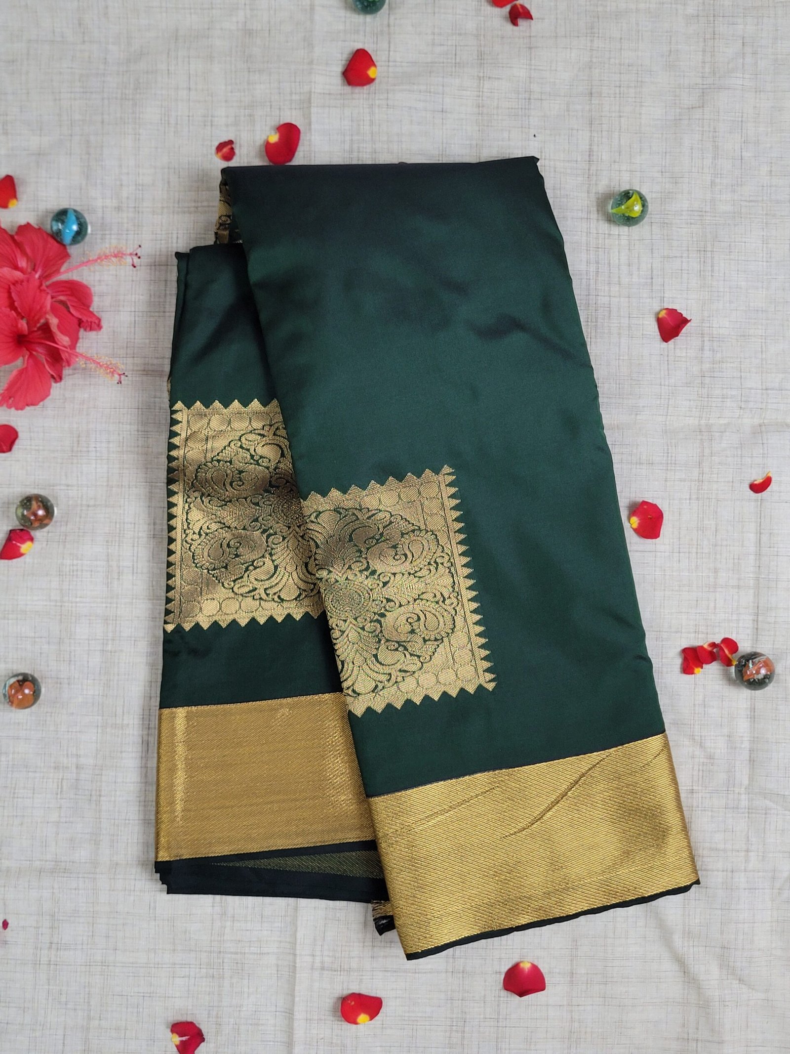 Vasthrakala Regal Green – Golden Elegance Saree
