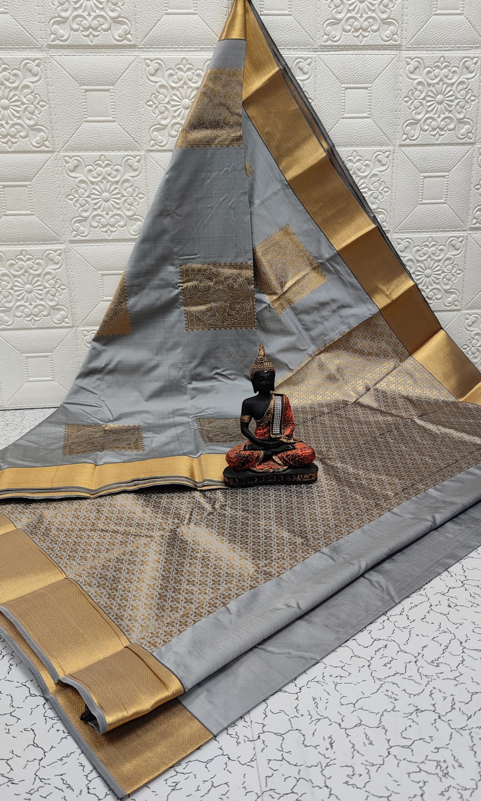 Vasthrakala Cloud Grey – Luminescent Gold Saree